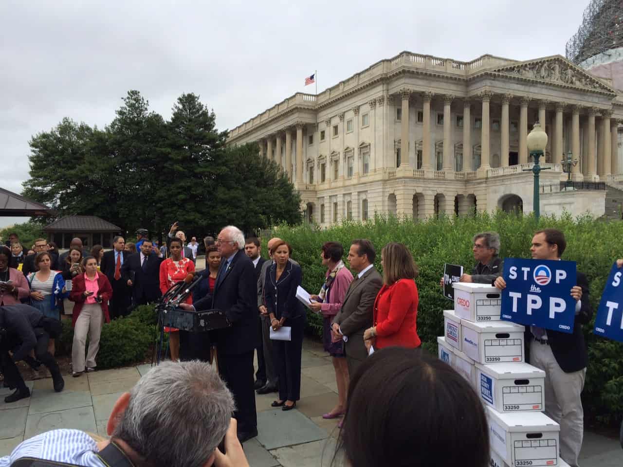 Sanders at TPP petition delivery